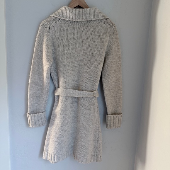 Dillard's Vintage Ivory Pure Wool Cable Knitted Medium Length Cardigan Sweater S - Picture 2 of 7